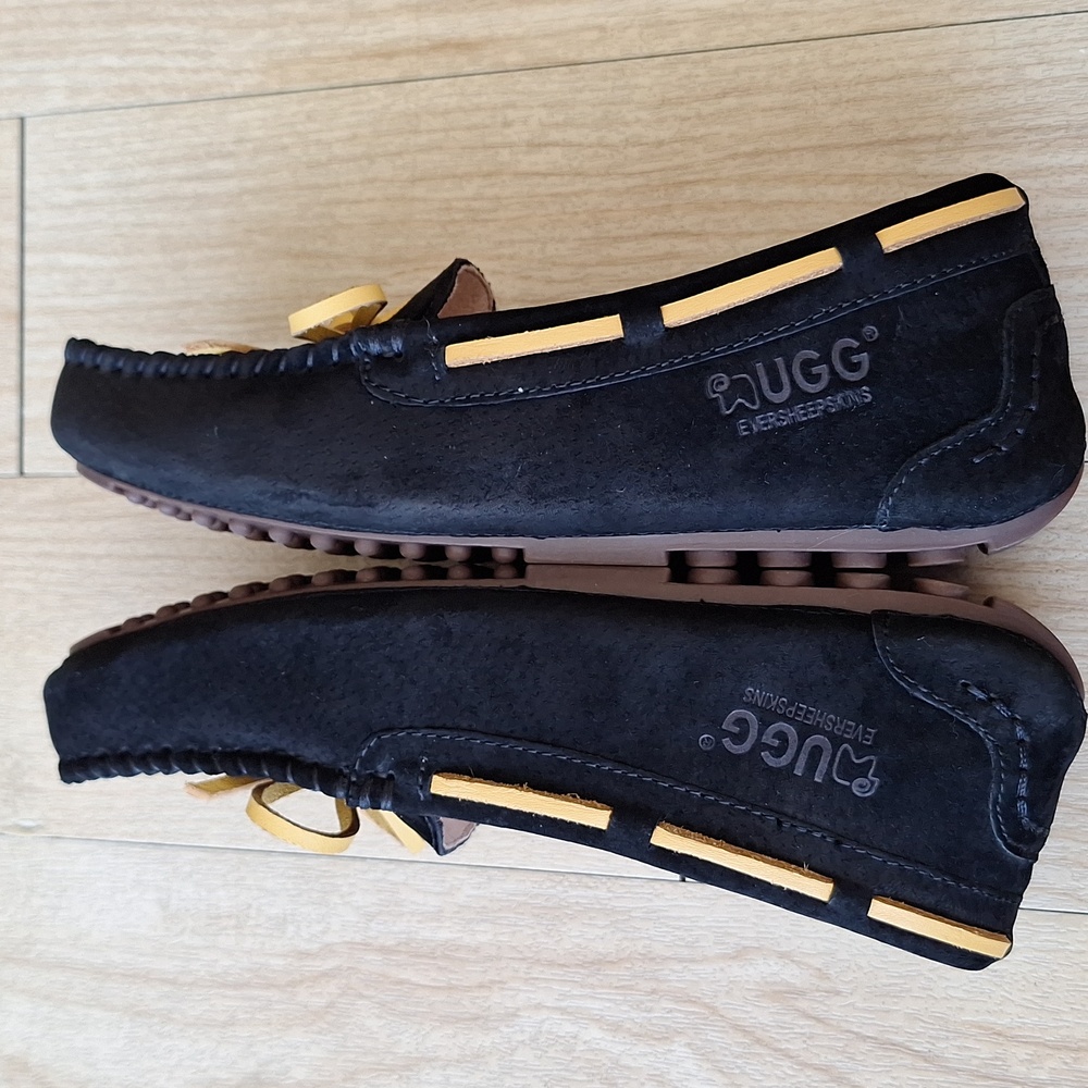UGG Moccasin Women's Black Suede Slip On Shoese Size 35 - Picture 10 of 12